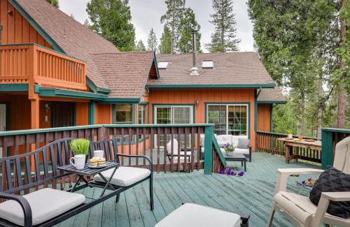 Mi-Wuk Village House | Mi-Wuk Village Vacation Rental with Multi-Level Deck