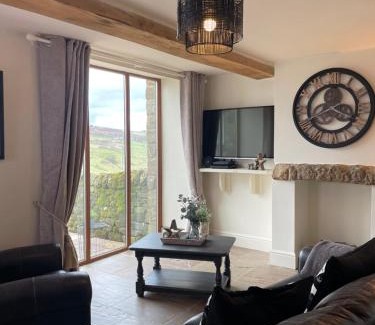 Oldfield House | Mia Cottage