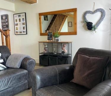 Oldfield House | Mia Cottage