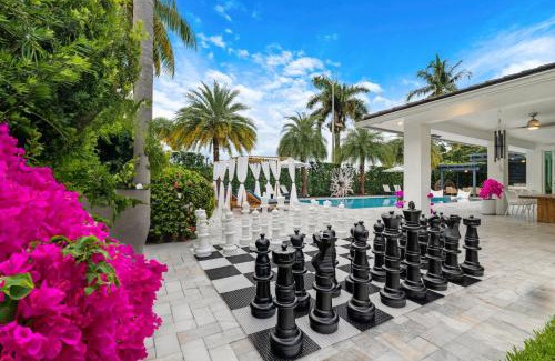 Sunset Villa | MIA MANSION W/POOL/BBQ/CABANNA/OUTDOOR BAR