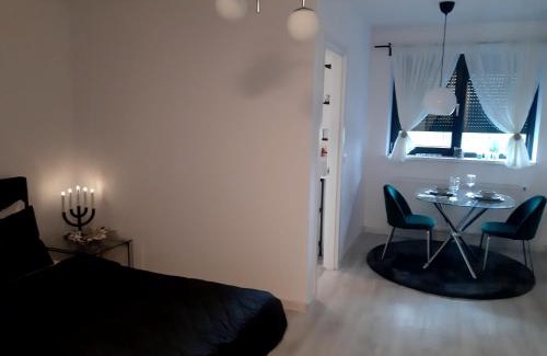 Sector 3 Apartment | MIA! Self check-in!
