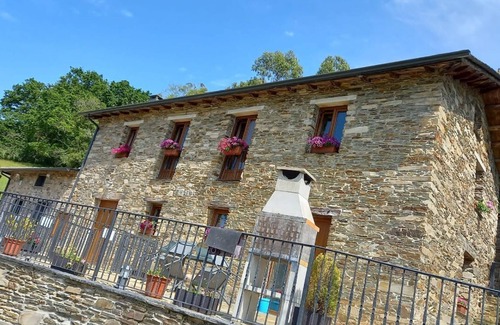 San Tirso de Abres House | Mialma Summary: This