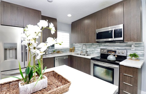 Miami Gardens House | Miami 5BR Private, Luxury, Modern Home with POOL