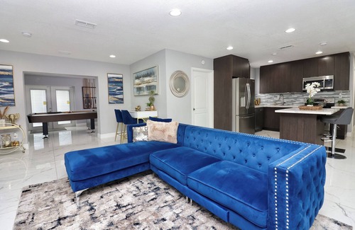 Miami Gardens House | Miami 5BR Private, Luxury, Modern Home with POOL
