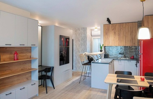 Sofia Apartment | Miami: A lovely 2- bedroom apartment with parking