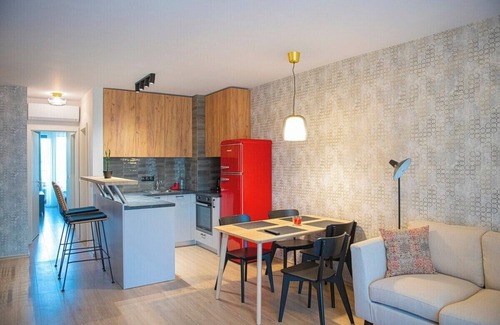 Sofia Apartment | Miami: A lovely 2- bedroom apartment with parking