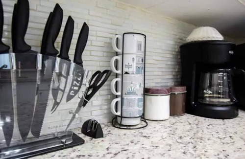 Flagami House | Miami Apartment, 7 mins airport, 20 min Beach