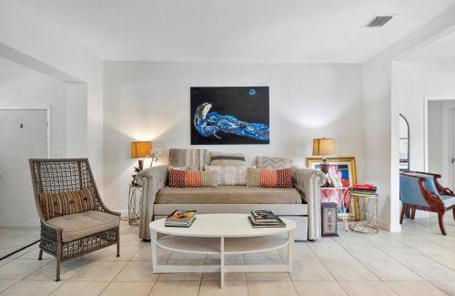 Buena Vista House | Miami Cheerful 4 bedroom home with free parking
