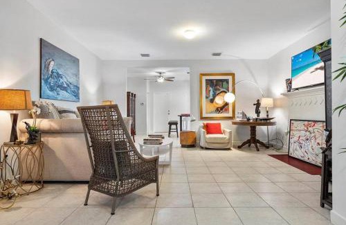 Buena Vista House | Miami Cheerful 4 bedroom home with free parking