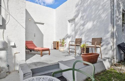 Buena Vista House | Miami Cheerful 4 bedroom home with free parking