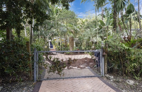 South Miami Cottage | Miami Cottage by PMI