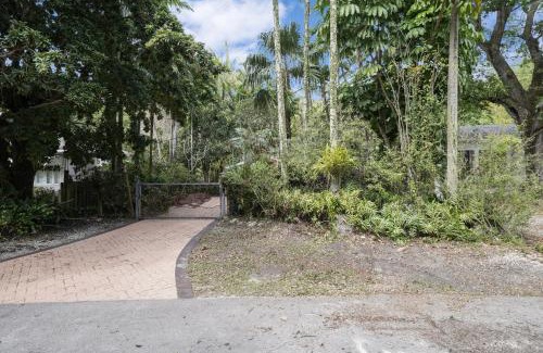 South Miami House | Miami Cottage By Pmi