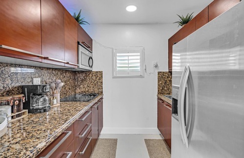 West Little Havana Apartment | Miami Cozy Home! Next to Miami beach & Airport.