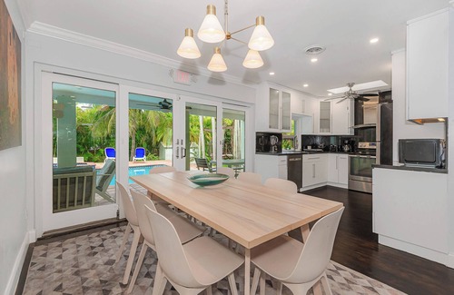 Pinecrest House | Miami Dream Home/Heated Pool/Jacuzzi/Fire Pit/BBQ Area.
