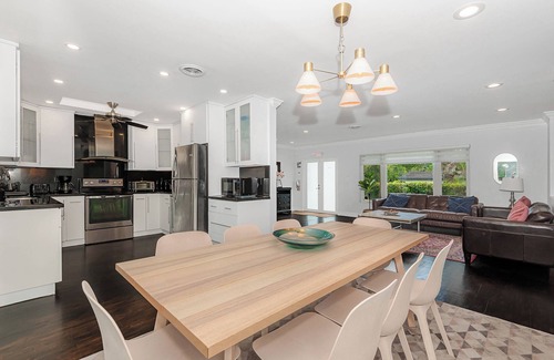 Pinecrest House | Miami Dream Home/Heated Pool/Jacuzzi/Fire Pit/BBQ Area.
