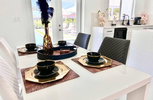 Ludlam House | MIAMI LUX HOUSE/Pool/Lounge/Bar