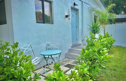 Westchester Apartment | Miami luxury | 1BA | 2 Queen Beds |