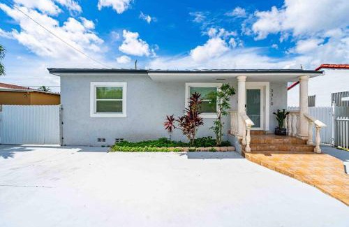 West Little Havana Apartment | Miami Luxury Home! Next to Miami airport and beach