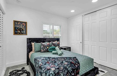 West Little Havana Apartment | Miami Luxury Home! Next to Miami airport and beach