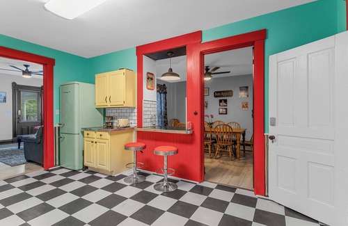 West Milton House | Miami Pearl: 3BR Themed Rooms-Game and Movie Room!