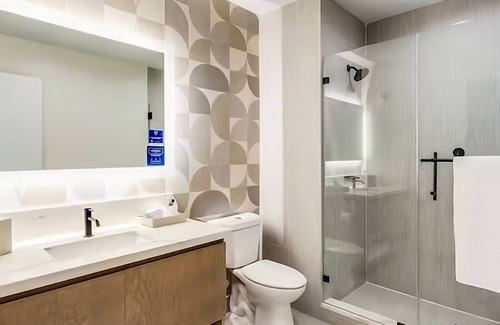 Ojus Hotel | Miami's Best Kept Secret! Rooftop Swimming Pool, Pets Allowed!