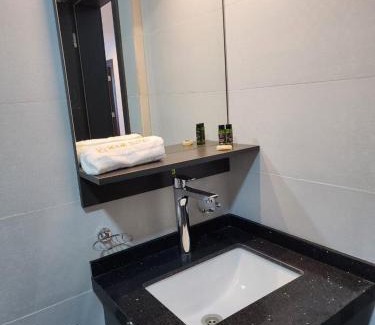 Toamasina Hotel | Miami Suites Tamatave