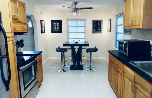 Miami Shores House | Miami Tropical Deco House Minutes to Beach & more!