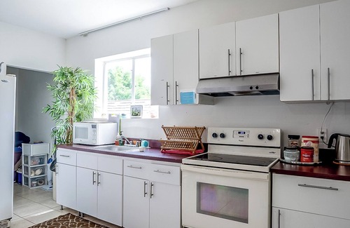 Buena Vista House | Miami Vacation Home 4 bedroom Parking.