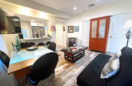 Little Haiti House | Miami Vacations 3 bedrooms with parking