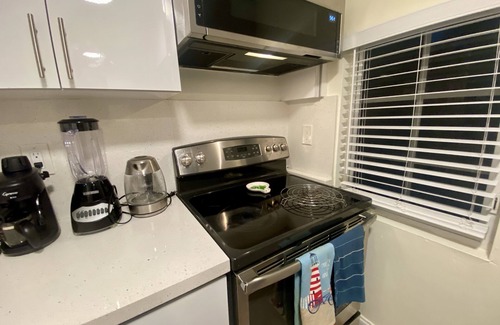 Little Haiti House | Miami Vacations 3 bedrooms with parking