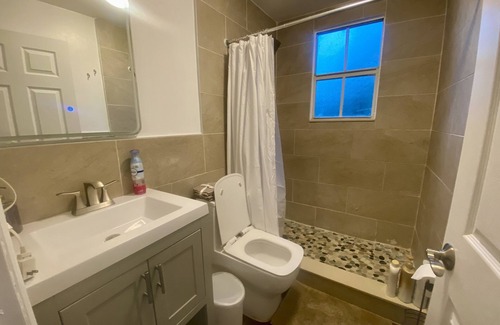 Little Haiti House | Miami Vacations 3 bedrooms with parking