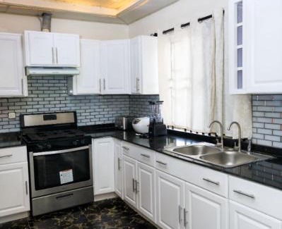 Freetown Apartment | Miatta's Villa