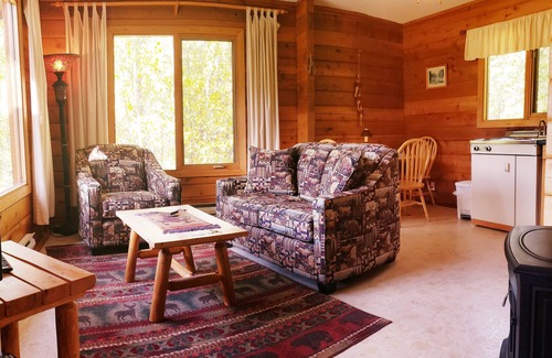 Tete Jaune Cache House | Mica Mountain Lodge &Pine at Mt Robson Provincial Park near Jasper National Park