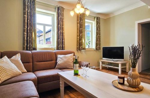 Hochheim Apartment | MiCasa Rooms - Altbauflair im Denkmal, Parken, nahe Messe - EGA - MDR