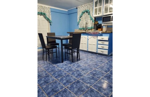 Brighton Apartment | Michael's Beach Complex #5