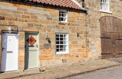 Castleton House | Michaelmass Cottage