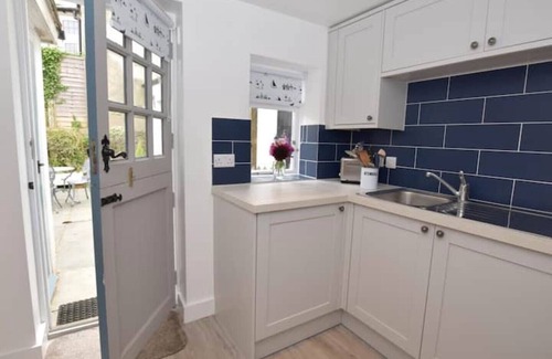Eastbourne Seafront Cottage | Michalmas Cottage - 200yr Old Fishermen’s Cottage