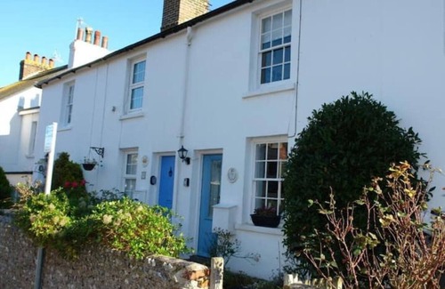Eastbourne Seafront Cottage | Michalmas Cottage - 200yr Old Fishermen’s Cottage