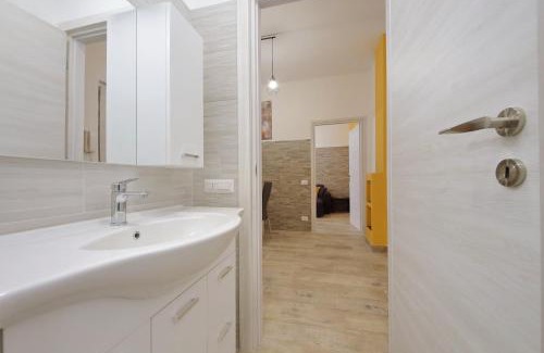 Quartiere XI Portuense Apartment | Michele Lux Lodge 6 people Spotless and Connected to Airport and Vatican