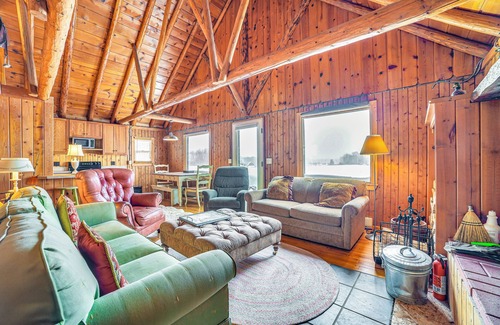 Pellston Cabin | Michigan Cabin Retreat: 5 Mi to Sturgeon Bay Beach