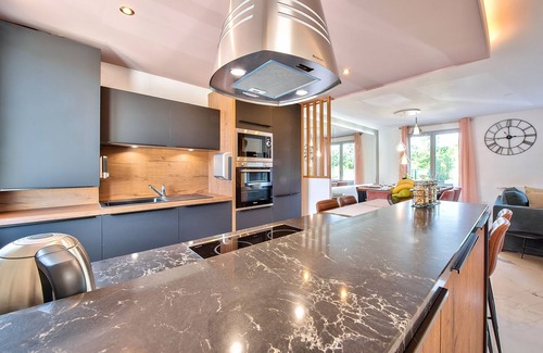 Villeneuve-le-Comte House | MickeyRelax House spa, sauna, children playground, parking next Disneyland Paris