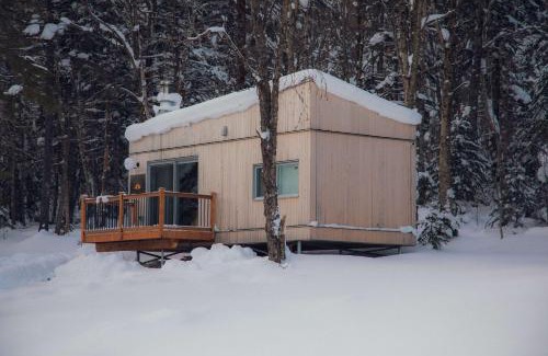 Notre-Dame-Auxiliatrice-de-Buckland Ski Chalet | Micro-Cabin in the Mountains - Solstice 2