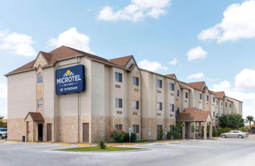 Eagle Pass Hotel | Microtel Inn and Suites Eagle Pass