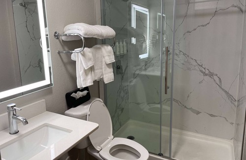 Central Newport News Hotel | Microtel Inn by Wyndham Newport News Airport