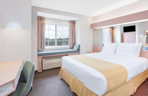 Greensboro Hotel | Microtel Inn by Wyndham Greensboro