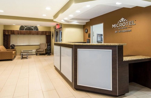 North Canton Hotel | Microtel Inn & Suites by Wyndham North Canton