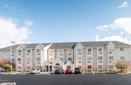 North Canton Hotel | Microtel Inn & Suites by Wyndham North Canton