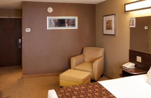 Barton Hotel | Microtel Inn & Suites by Wyndham St Clairsville - Wheeling