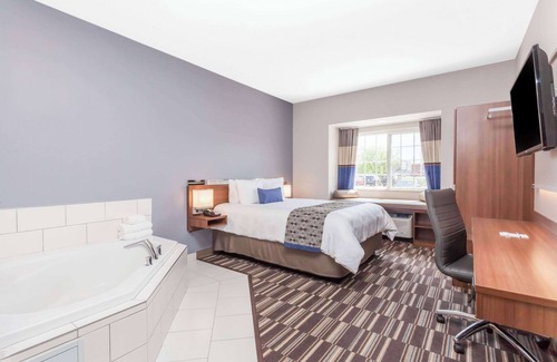 Algoma District Hotel | Microtel Inn & Suites by Wyndham Sault Ste. Marie