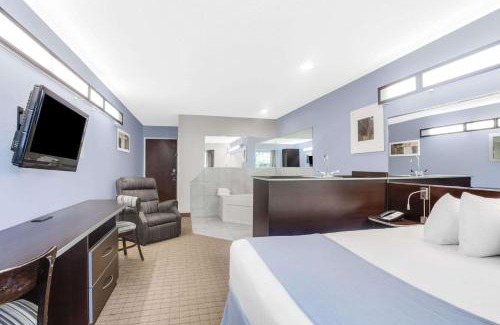 Bath Hotel | Microtel Inn & Suites Bath